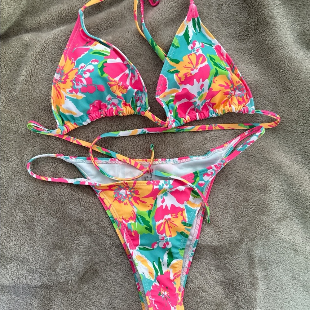 Women bikini floral